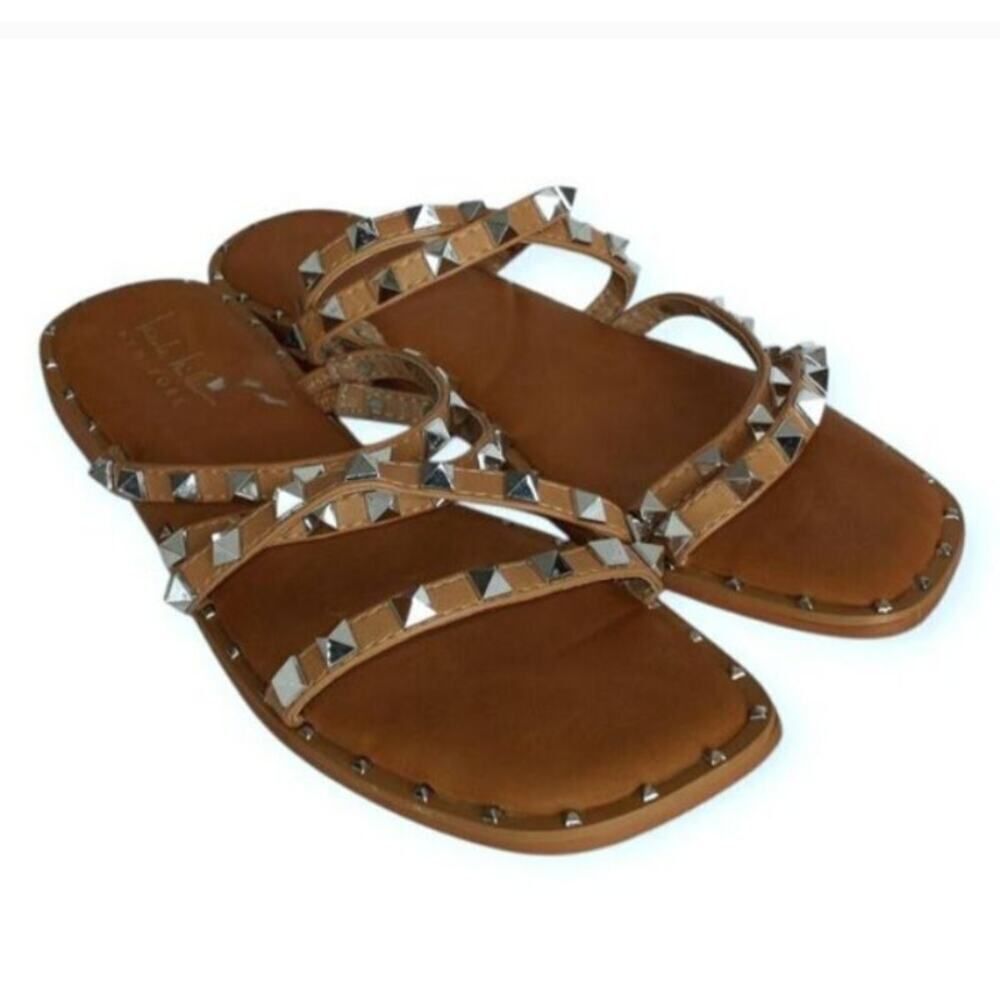 NICOLE MILLER NUDE SILVER STUDDED SANDALS SZ.8.5 EUC.